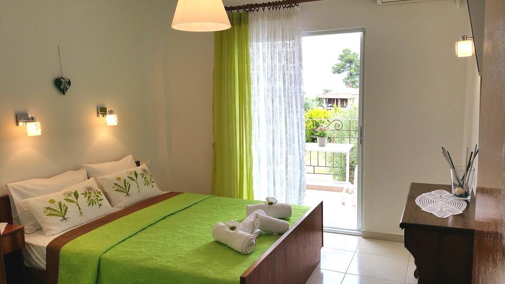 Kastoria Hotel Apartments Hanioti Bagian luar foto