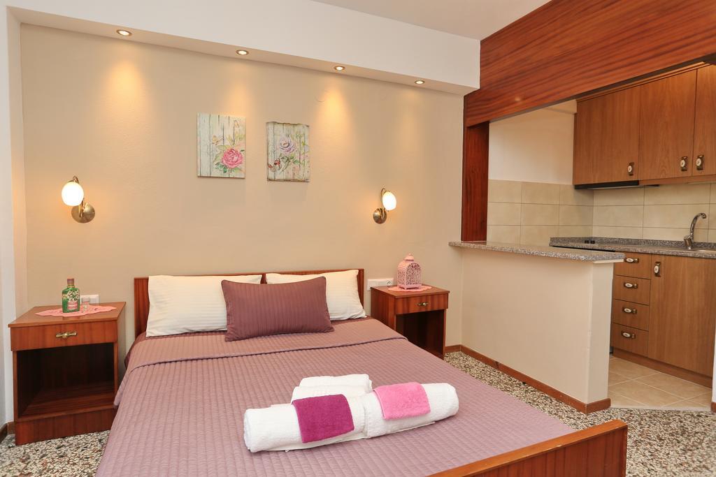 Kastoria Hotel Apartments Hanioti Bagian luar foto