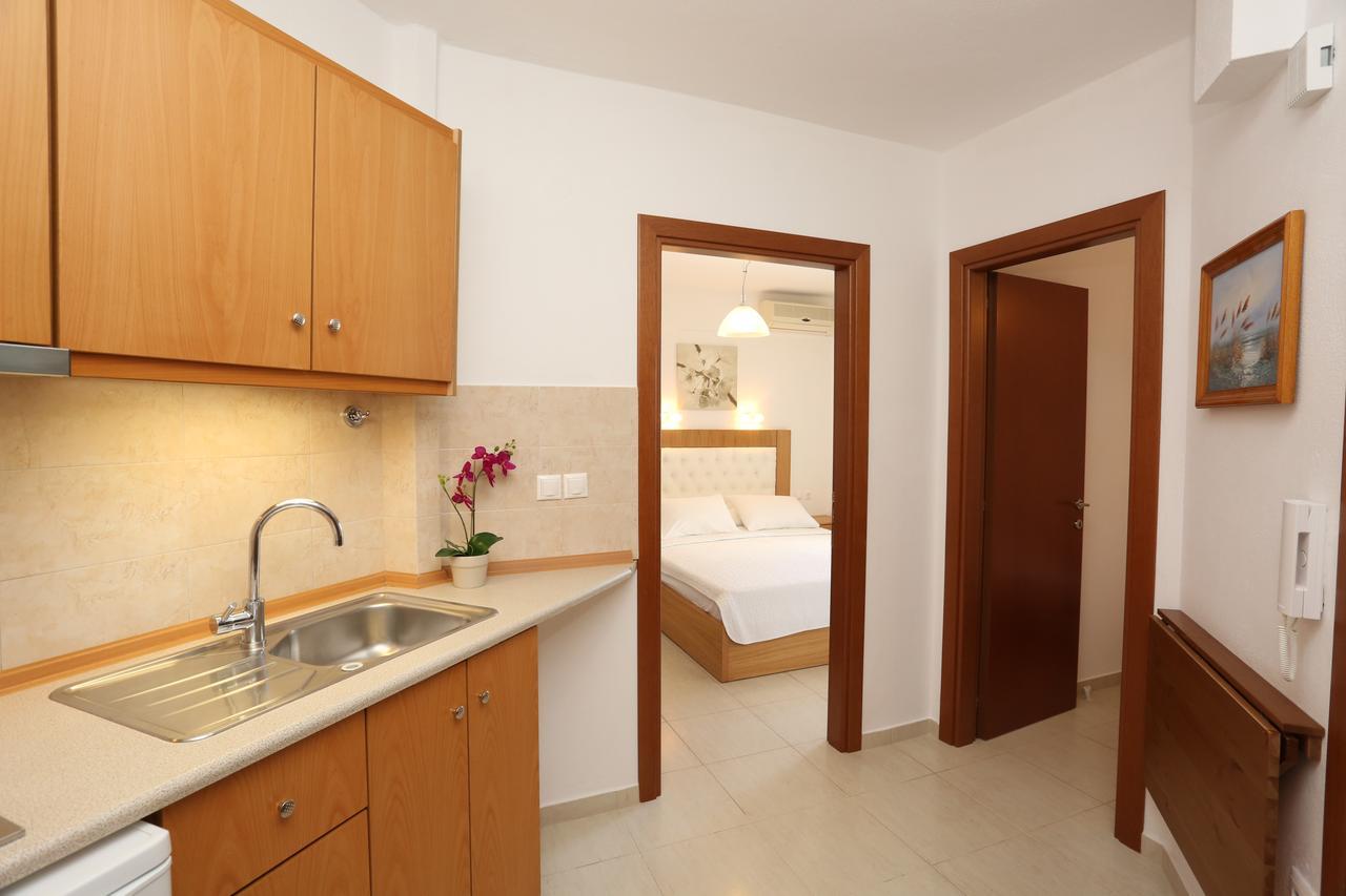 Kastoria Hotel Apartments Hanioti Bagian luar foto