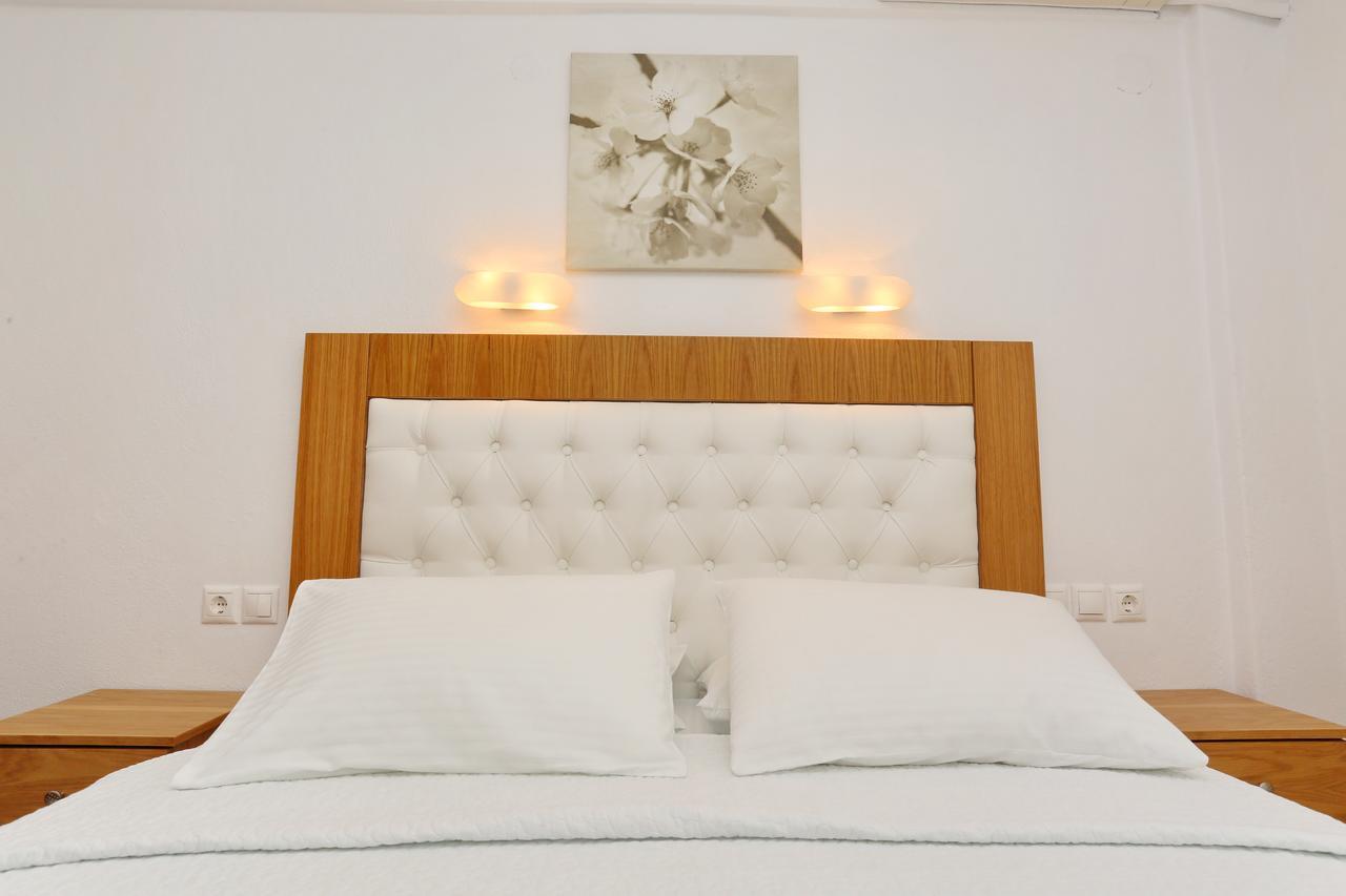 Kastoria Hotel Apartments Hanioti Bagian luar foto