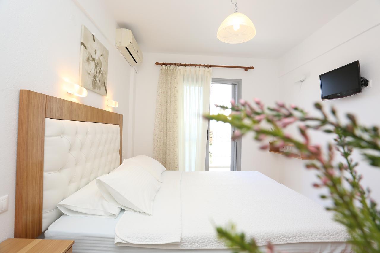 Kastoria Hotel Apartments Hanioti Bagian luar foto