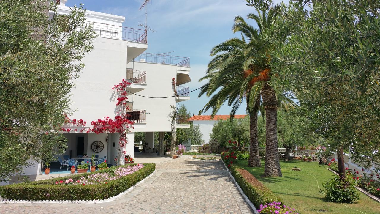 Kastoria Hotel Apartments Hanioti Bagian luar foto