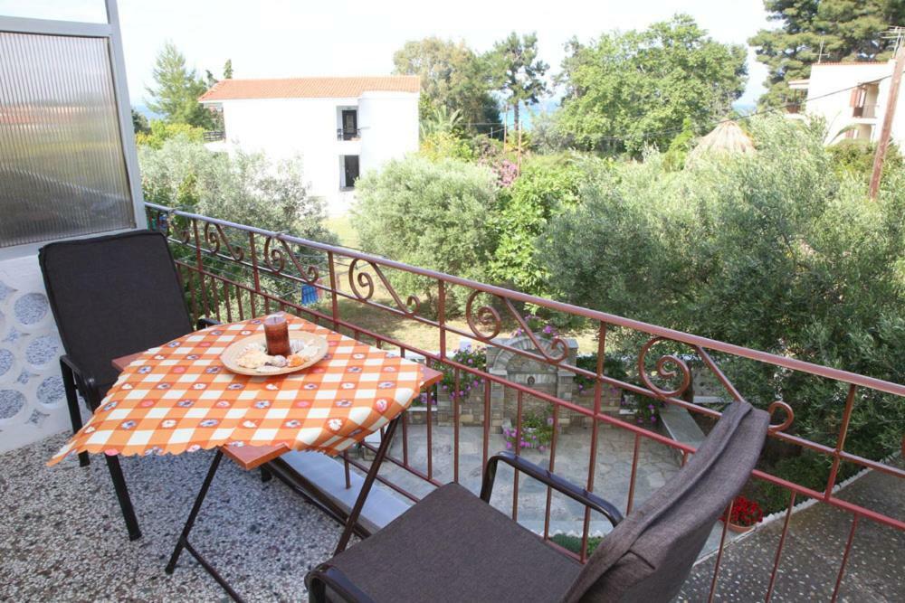 Kastoria Hotel Apartments Hanioti Bagian luar foto